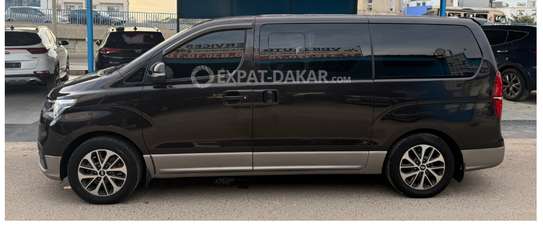 Hyundai Starex 9 places Exclusive 2019 image 4