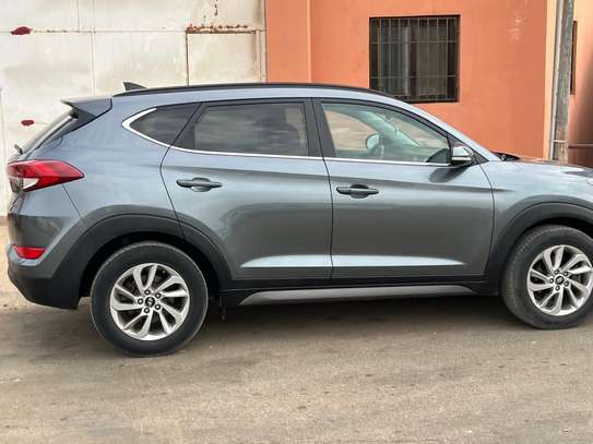 Hyundai Tucson Limited image 6