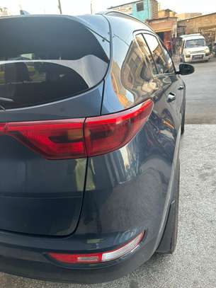 Kia Sportage SUV compact gris métallisé image 9