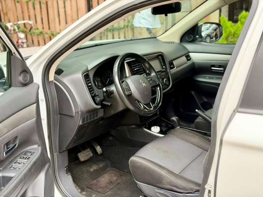 MITSUBISHI OUTLANDER 2017 image 7