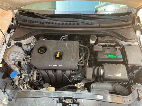 HYUNDAI ELANTRA 2018 image 7