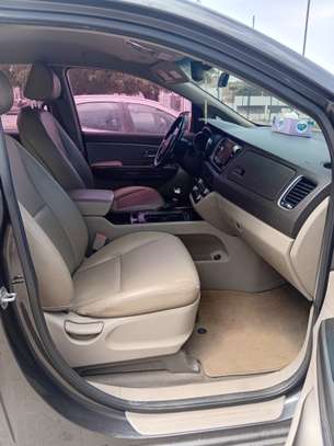 Location kia carnaval 9 places image 5