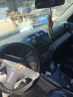 Toyota Rav4 2011 image 5