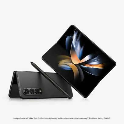 Samsung Fold 5 image 3