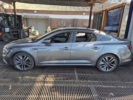 Voiture sm6 image 2