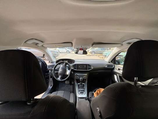 Peugeot 308 2016 image 7