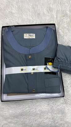 Qamis premium Al Madinha courtes manches avec pantalon image 4