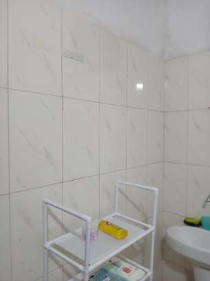 Chambre meublée à louer sur Dakar à Amitié-Zone A image 5