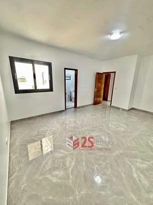 Appartement F4 à louer à Sicap Foire image 2