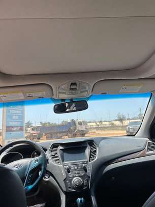 Hyundai Santafe Limited image 9
