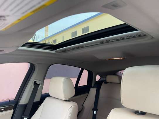 BMW X4 Xdrive28i image 3