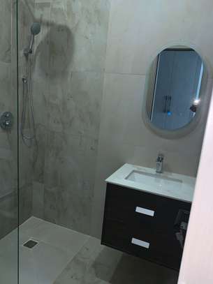 Appartement F4 piscine sport accueil parking privé Mermoz image 11