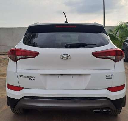 Hyundai Tucson 2017 1,6 litres version 4x4 image 4