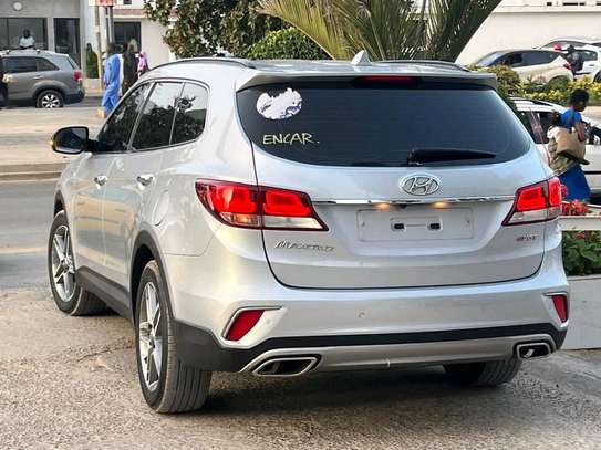 Hyundai Santafe maxcruz 7 places image 12