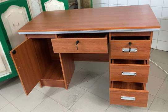 Table bureau vip image 2