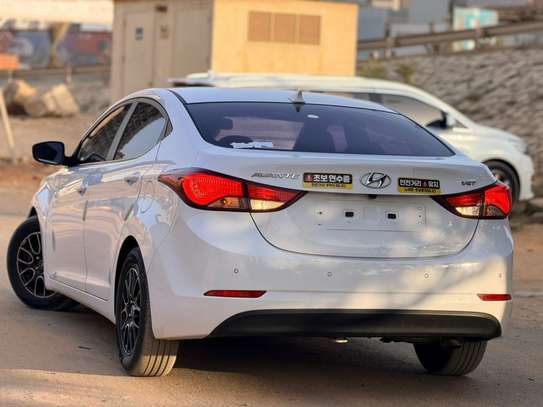 Hyundai avante 2015 image 4