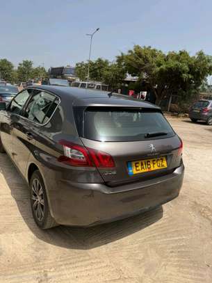 Peugeot 308 année 2016 image 2
