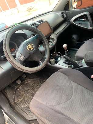 TOYOTA RAV4 Année 2012 image 6