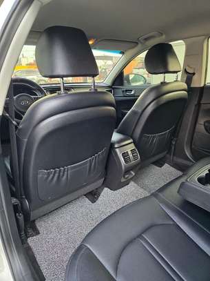 Kia K5 image 6