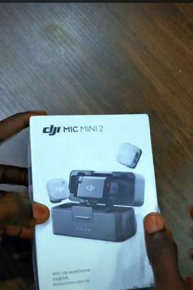 DJI Microphone sans fil noir avec station de charge image 2