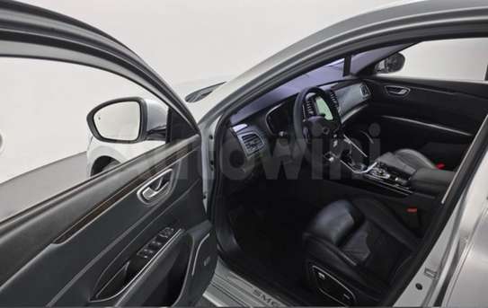 Automobile image 8