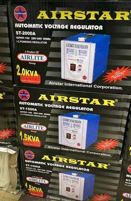 Régulateur de tension (airstar) 2000watts image 4
