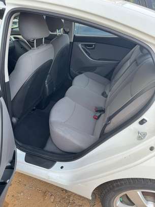 Hyundai Elantra image 8