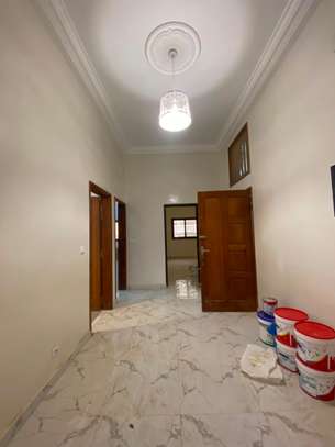 Appartement F3 aux almadies image 12