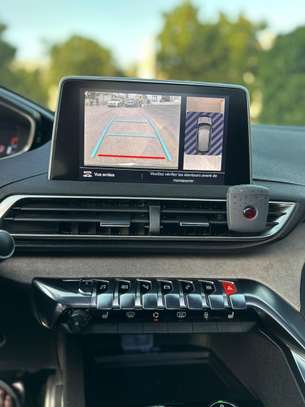Peugeot 3008 GT 2019 image 8