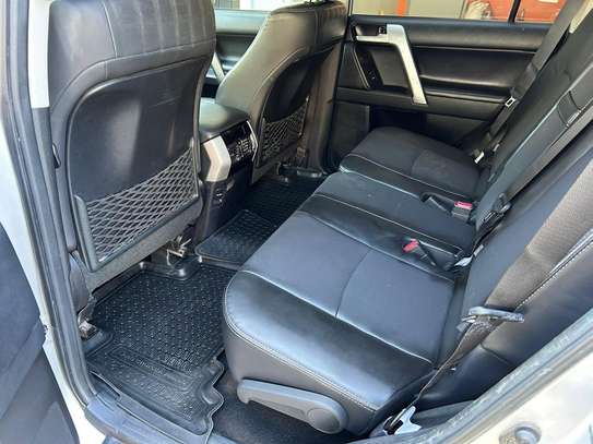 Toyota land cruiser Prado image 4