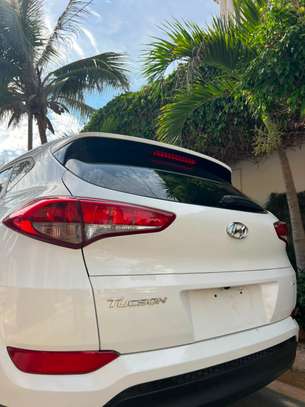 Hyundai tucson image 11