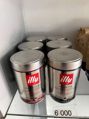 illy café en grains 250g boîte métal intensités variées image 2