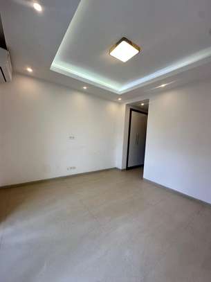 À LOUER - Magnifique Appartement F4 de Standing au Point E image 7