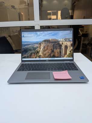 Dell 5530 )i5 ) 12e generation ) 16g de ram ) 256 image 2