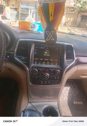 A vendre Jeep Cherokee image 4