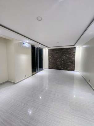 Appartement  standing f3 dont 3 pièces à keur Gorgui image 4