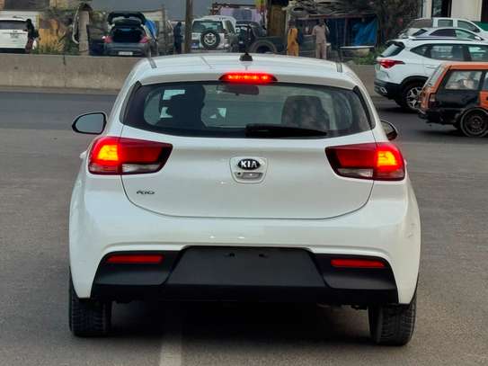 KIA RIO 2018 venant essence automatique image 5