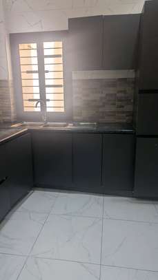 À louer, appartement rez-de-chaussée image 6