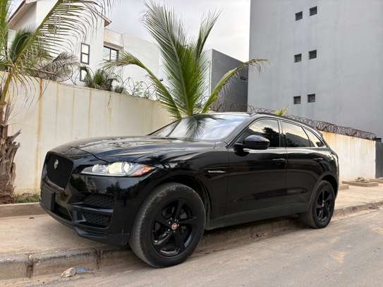 Jaguar F pace 2018 image 10