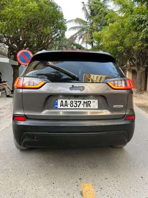 Jeep cherokee 2019 image 3