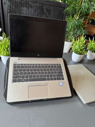 Hp elitebook i7 8th ssd 256gb / 16gb ram image 4