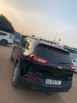 Jeep Cherokee image 6