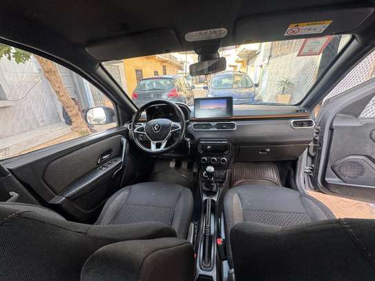 RENAULT DUSTER OROCH 2017 image 8