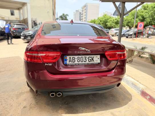 Jaguar Xe 2017 image 3