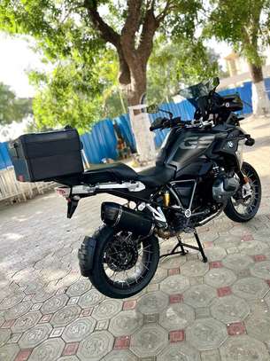 BMW GS 1250 triple black standard 2023 image 2