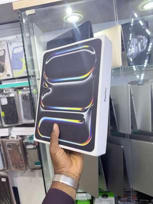 Ipad pro 13" m5 2Tb wifi + cellulaire image 2