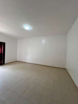 APPARTEMENT F5 À LOUER – NGOR ALMADIES. image 11