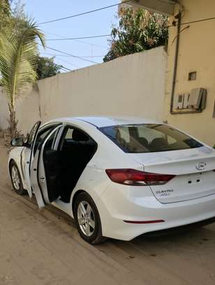 Hyundai Elantra 2017 image 5