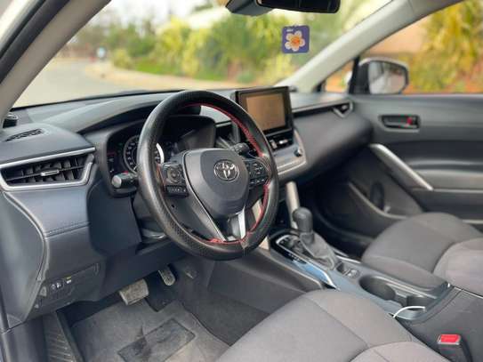 Toyota corolla cross image 4