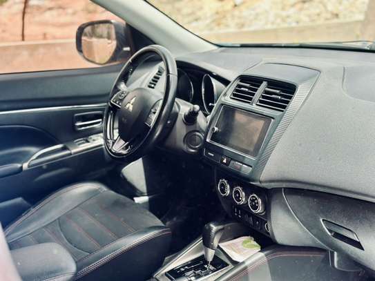 Mitsubishi RVR image 9
